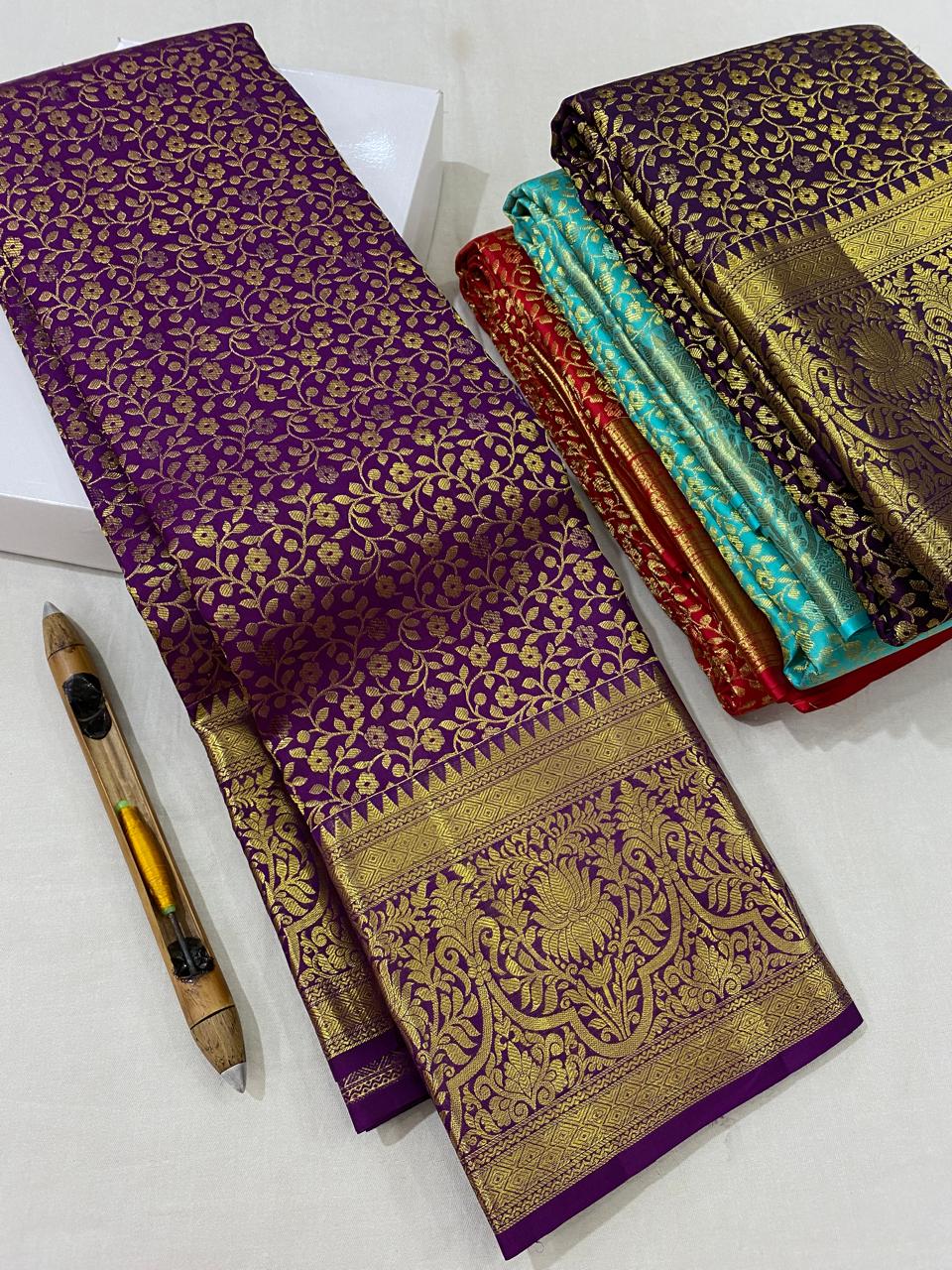 Kanchipuram Handloom pure silk saree
Beautiful fancy Design
gold  zari fancy over all floral beautiful Wedding type sarees*