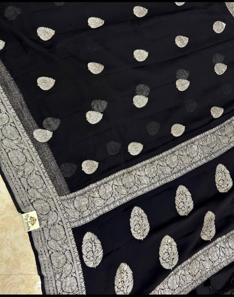 New Banarasi Semi Georgette Sarees
With Silver Zari Buta Good Quality
Banarasi blouse