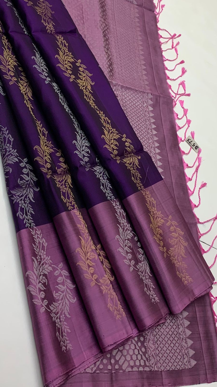 Pure handloom Big bhutta borderless Double warp soft silk sarees collections with contrast Pallu and blouse