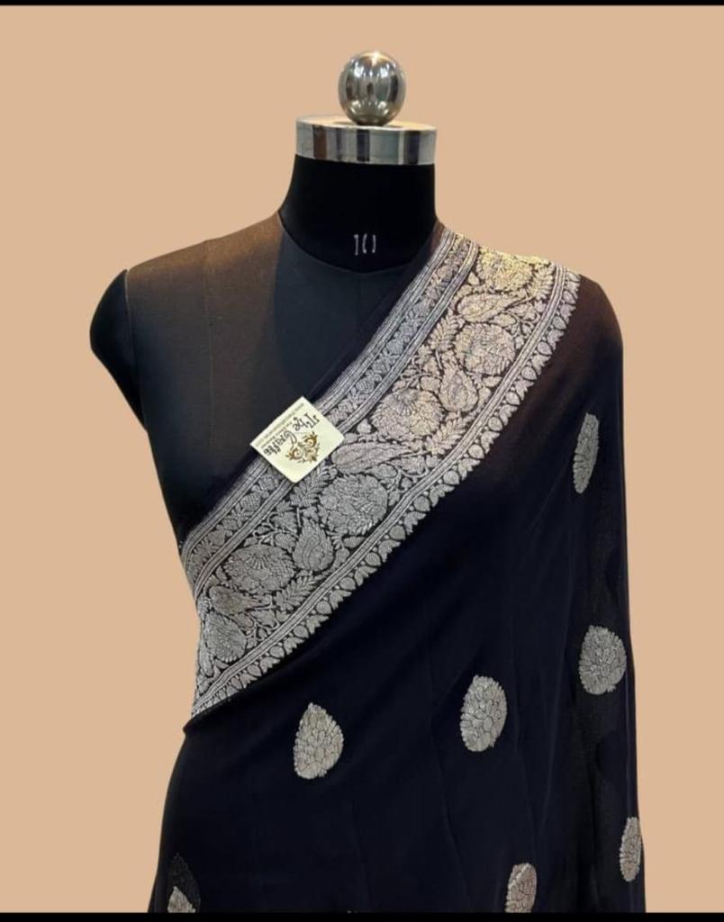 New Banarasi Semi Georgette Sarees
With Silver Zari Buta Good Quality
Banarasi blouse