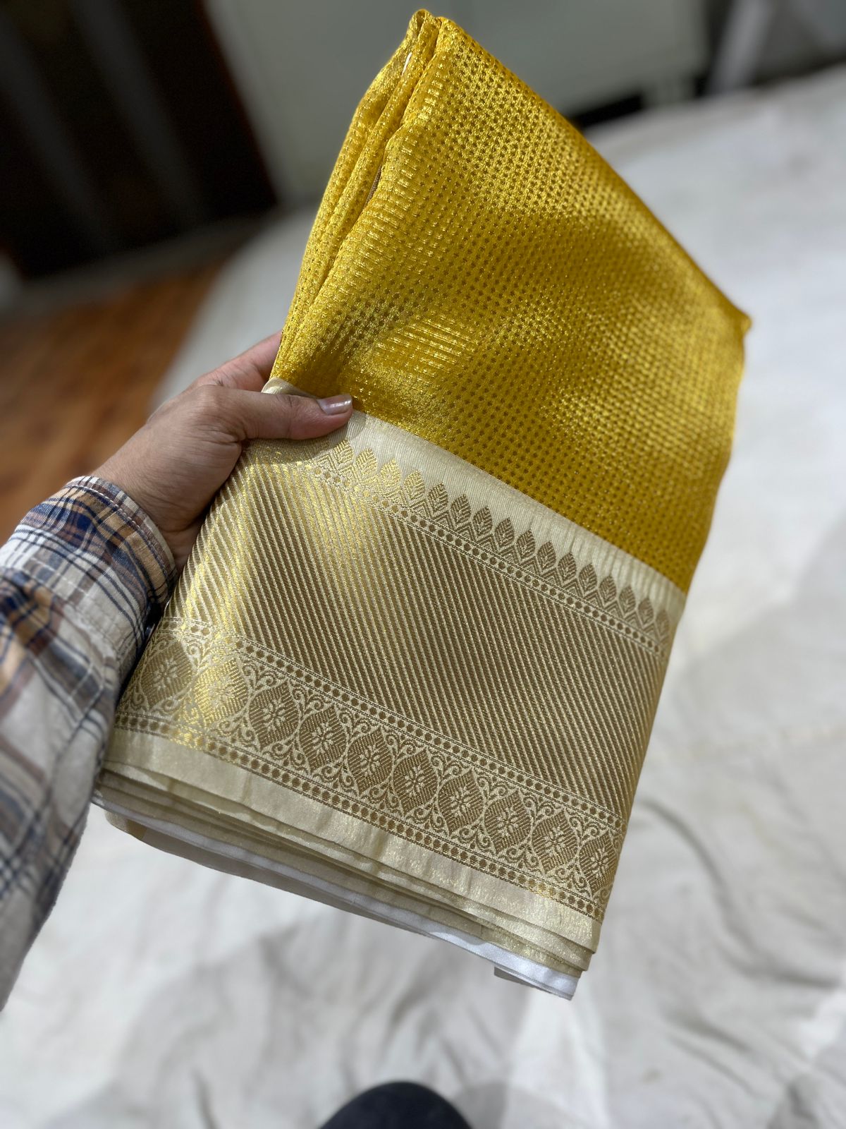 Most Demanding Tissue Silk Sarees
Banarasi Tissue Silk Sarees Best Quality Weaving Design