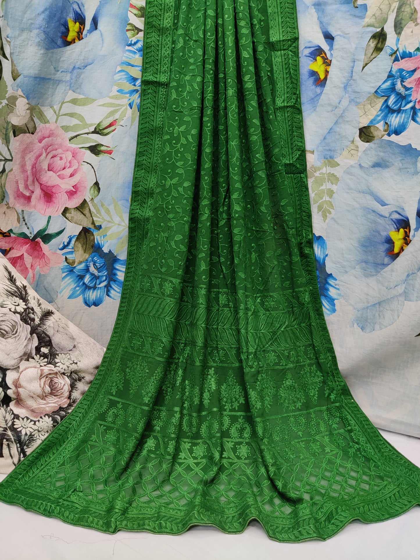 ALLOVER PURE LUCKNOWI CHIKANKARI SAREE ON PURE VISCOS saree*