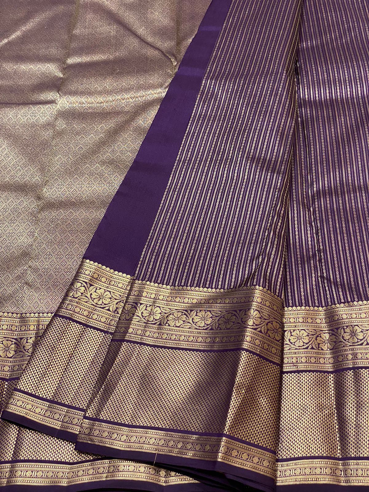 Pure Kanchivaram handloom silk saree with pure 2g zari traditional long border strip butta all over saree 
Silkmark certified