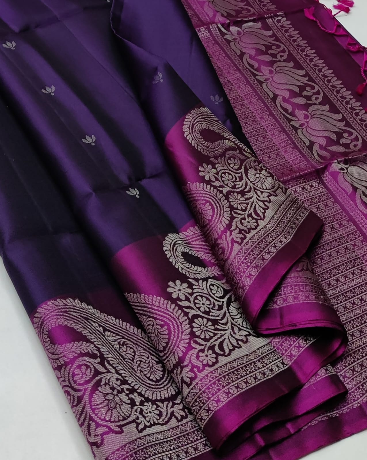 Pure handloom Double warp soft silk saree
Turning 
With silk mark certificate
