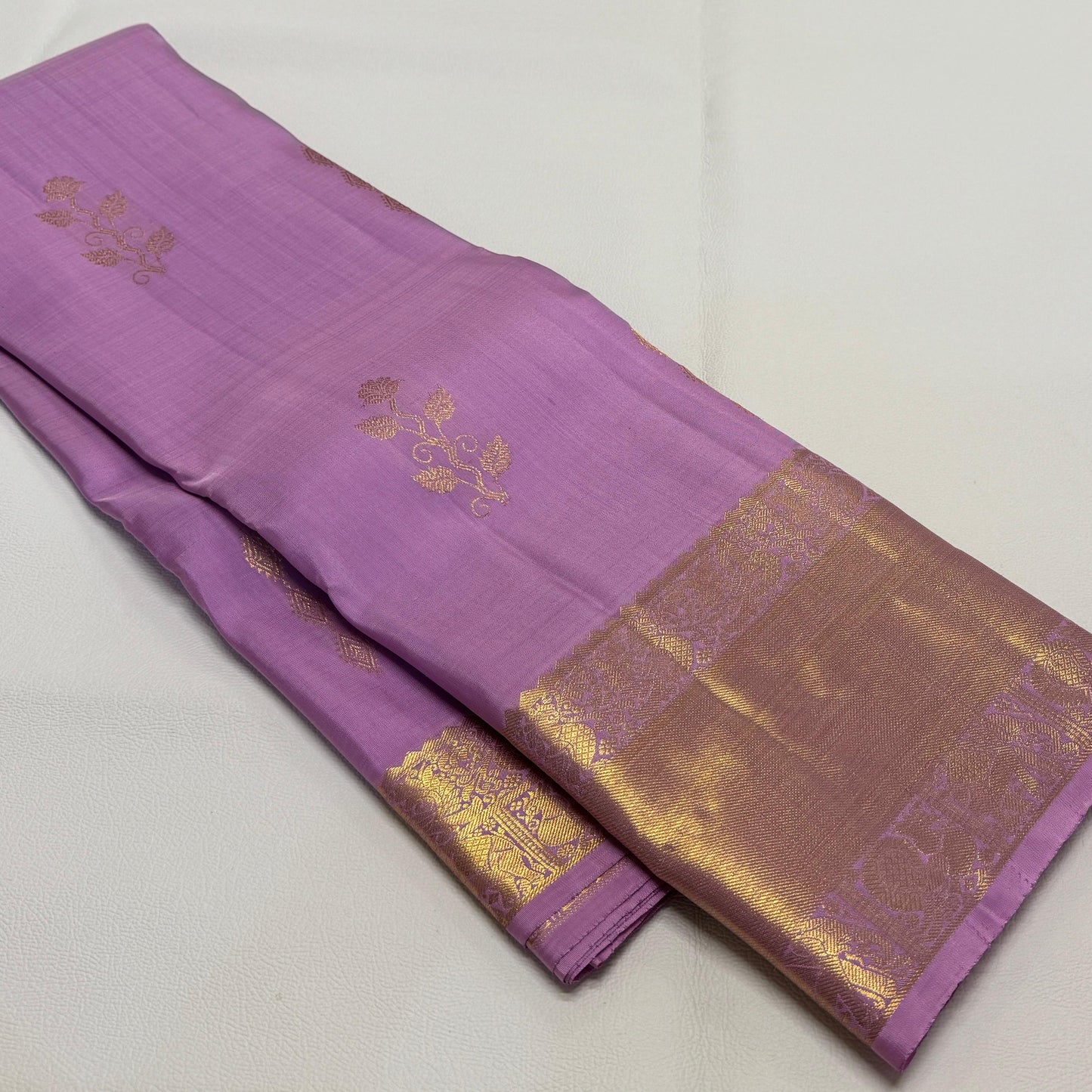 Kanjivaram pure silk handloom double warp self grand pallu and blouse *Gold zari* 
*SILK MARK TAG WITH HOLOGRAM*
