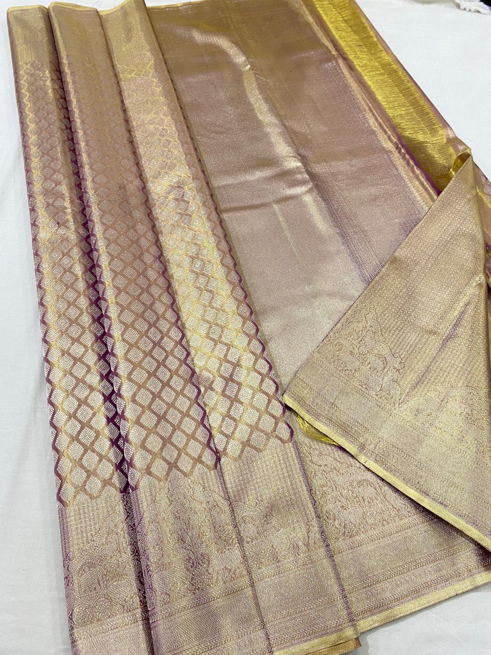 Kanchipuram handloom pure silk saree
Beautiful Design kerala tissue type Wedding sarees*