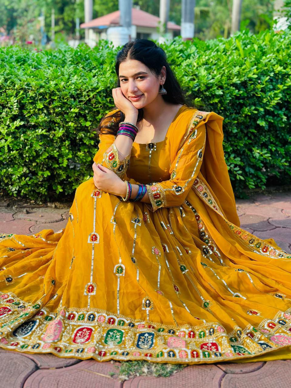 Designer Anarkali suit set
Anarkali Fabric : Heavy Faux Georgette With 5mm Sequence And Embroidery Work ( Fully Sleevs )