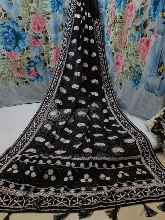 Allover tone to tone lucknowi chikankari work on georgette*
Saree