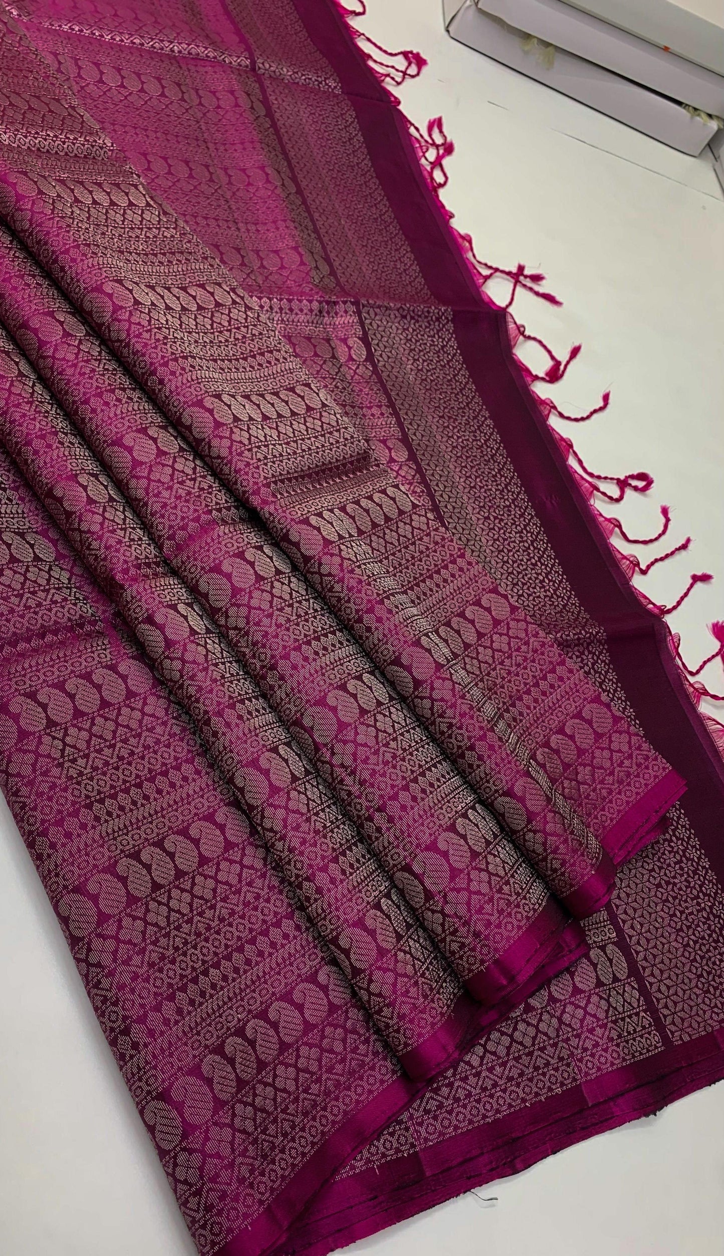 Pure handloom borderless  Bridal Double warp soft silk sarees collections