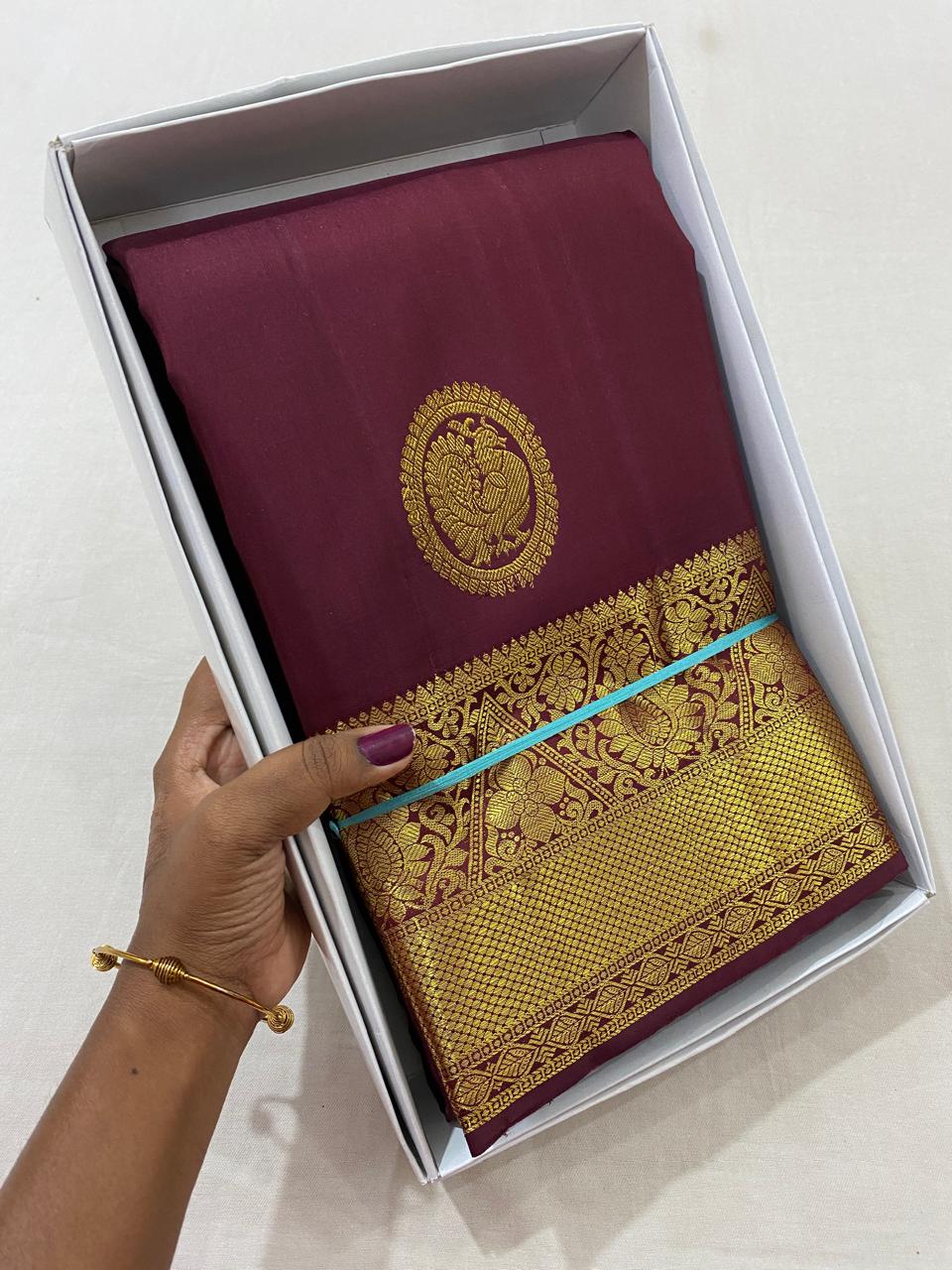 Kanchipuram Handloom pure silk saree
Beautiful fancy Design gold  zari fancy Dark purple collection butta beautiful type sarees*