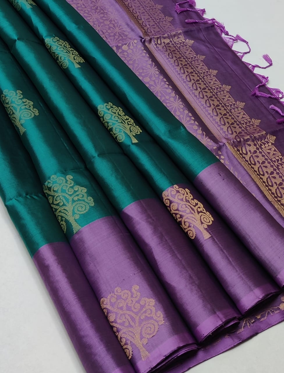 Pure handloom Double warp soft silk saree
Fancy design on silk Sarees
Contrast pallu and blouse
Silkmark certified
