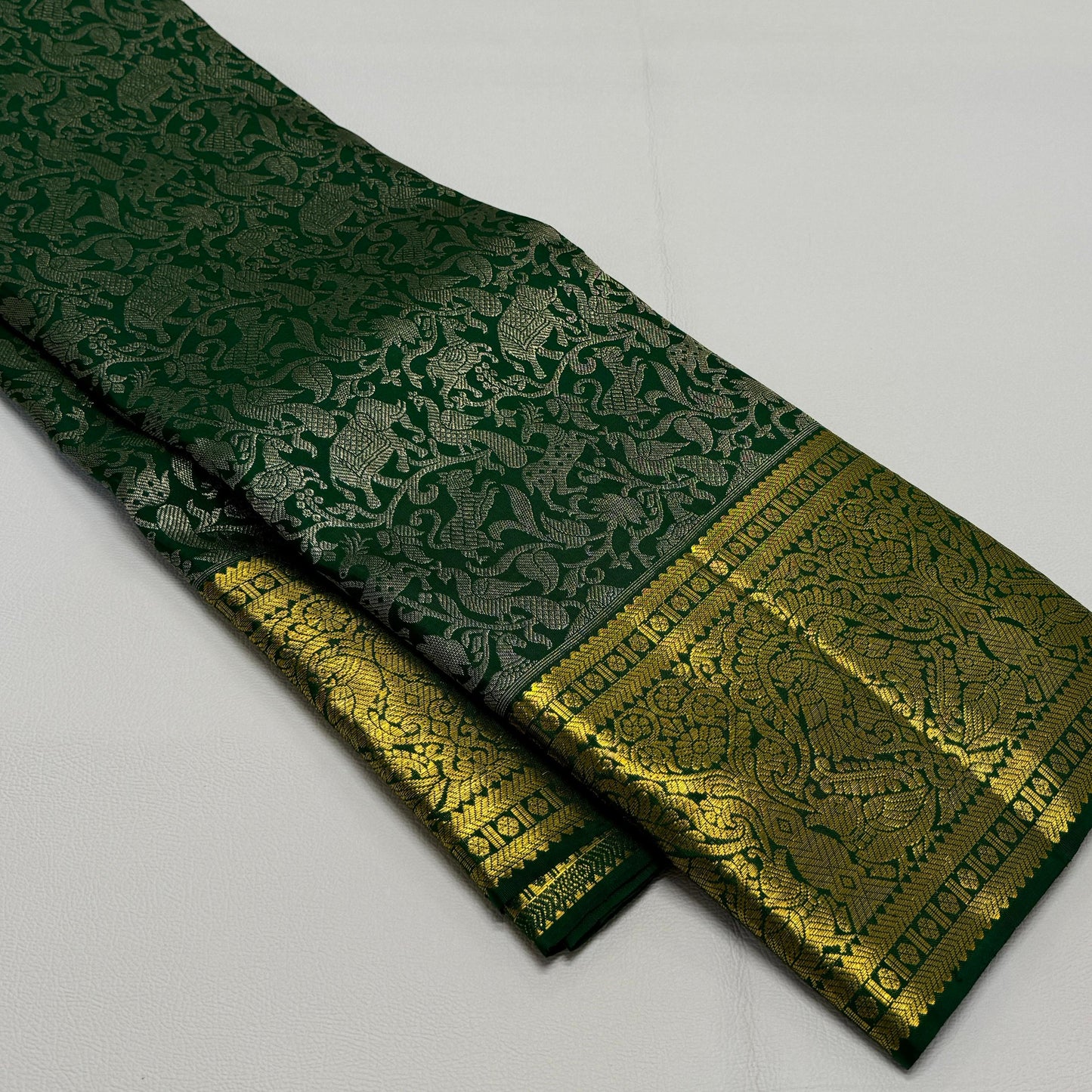 Kanchipuram pure silk handloom double warp self grand pallu and blouse *Vanasingaram Bridal 1g*
*SILK MARK TAG WITH HOLOGRAM*