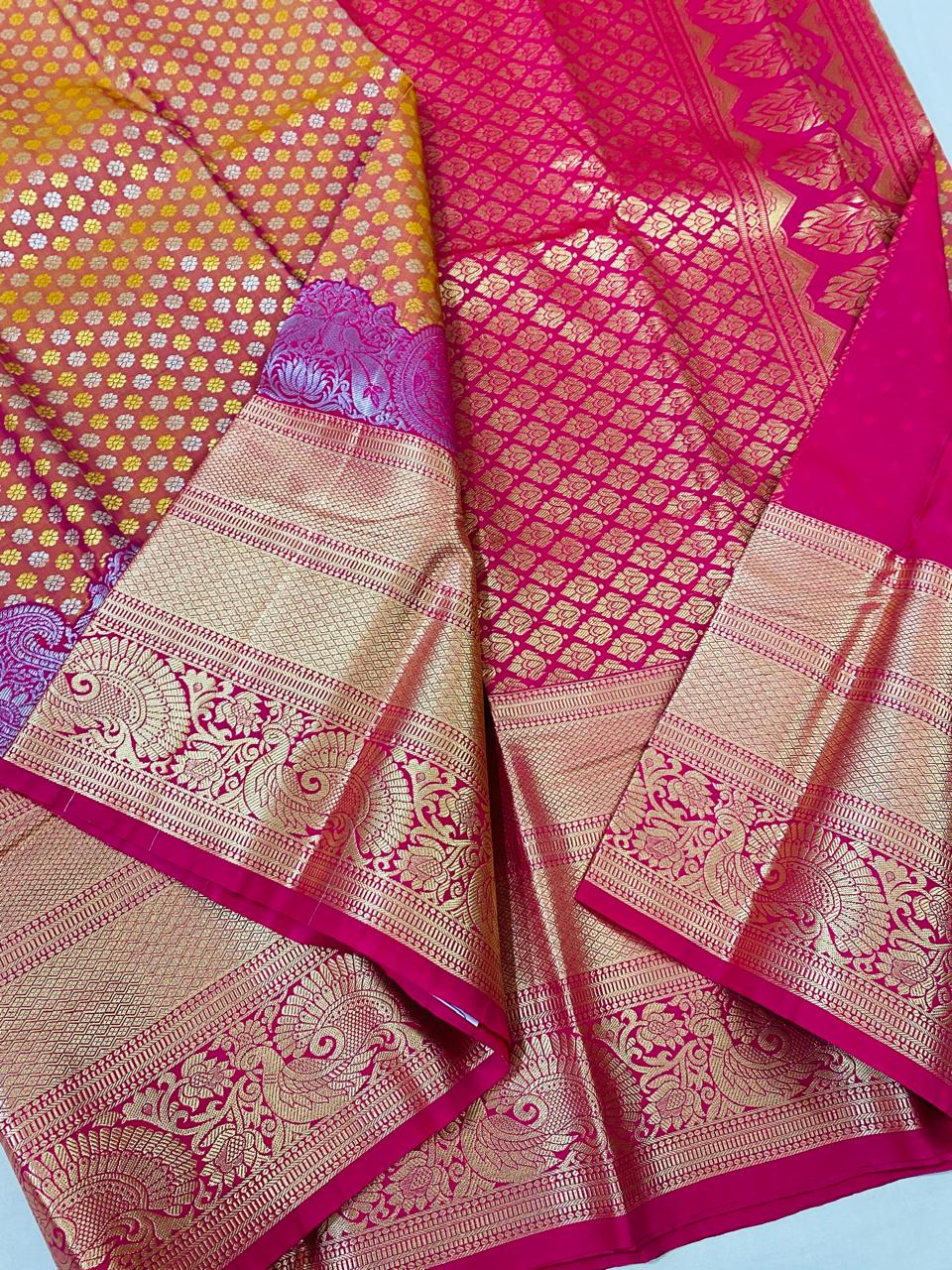 Kanchipuram Semi silk saree
Super quality 
beautiful korvai turning border wedding type sarees