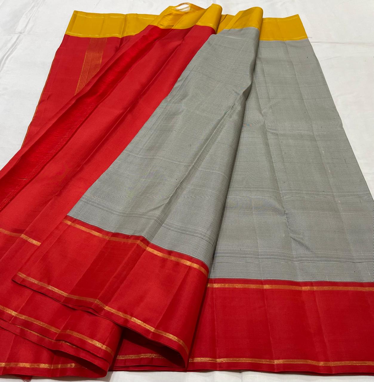 PURE ZARI QUALITY 
100 % PURE KANCHIPURAM HANDLOOM SILK SAREE WITH SILK MARK TAG