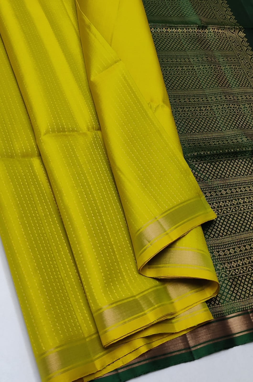 Pure handloom Double warp soft silk saree
Fansy sarees
