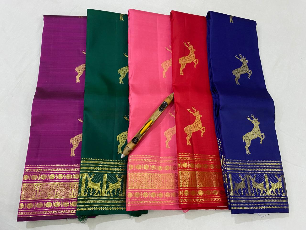 Kanchipuram Handloom pure silk saree
Beautiful fancy Design
gold zari beautiful butta type sarees*