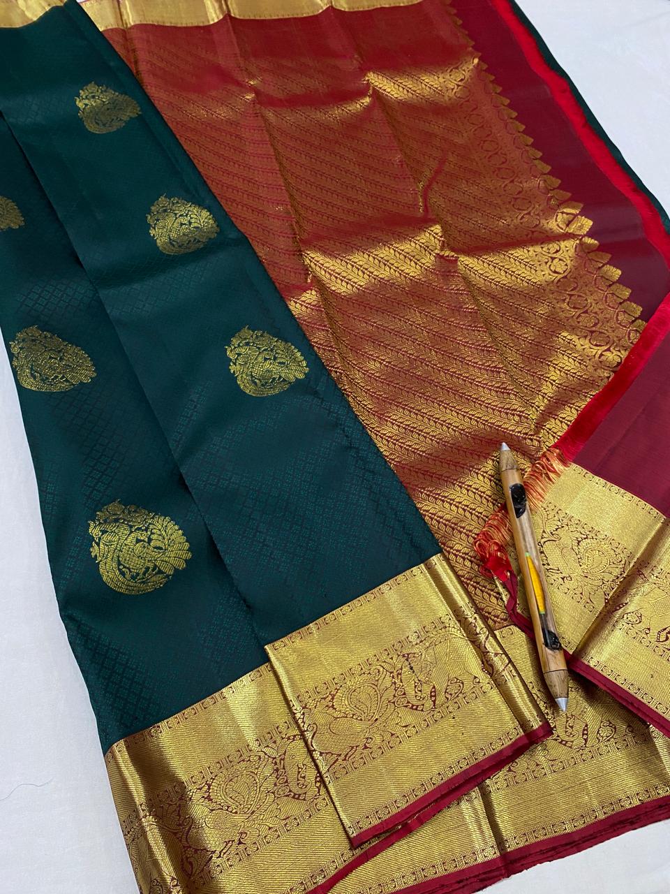 Kanchipuram Handloom pure silk saree
Beautiful fancy Design
gold zari beautiful embossed butta type sarees*