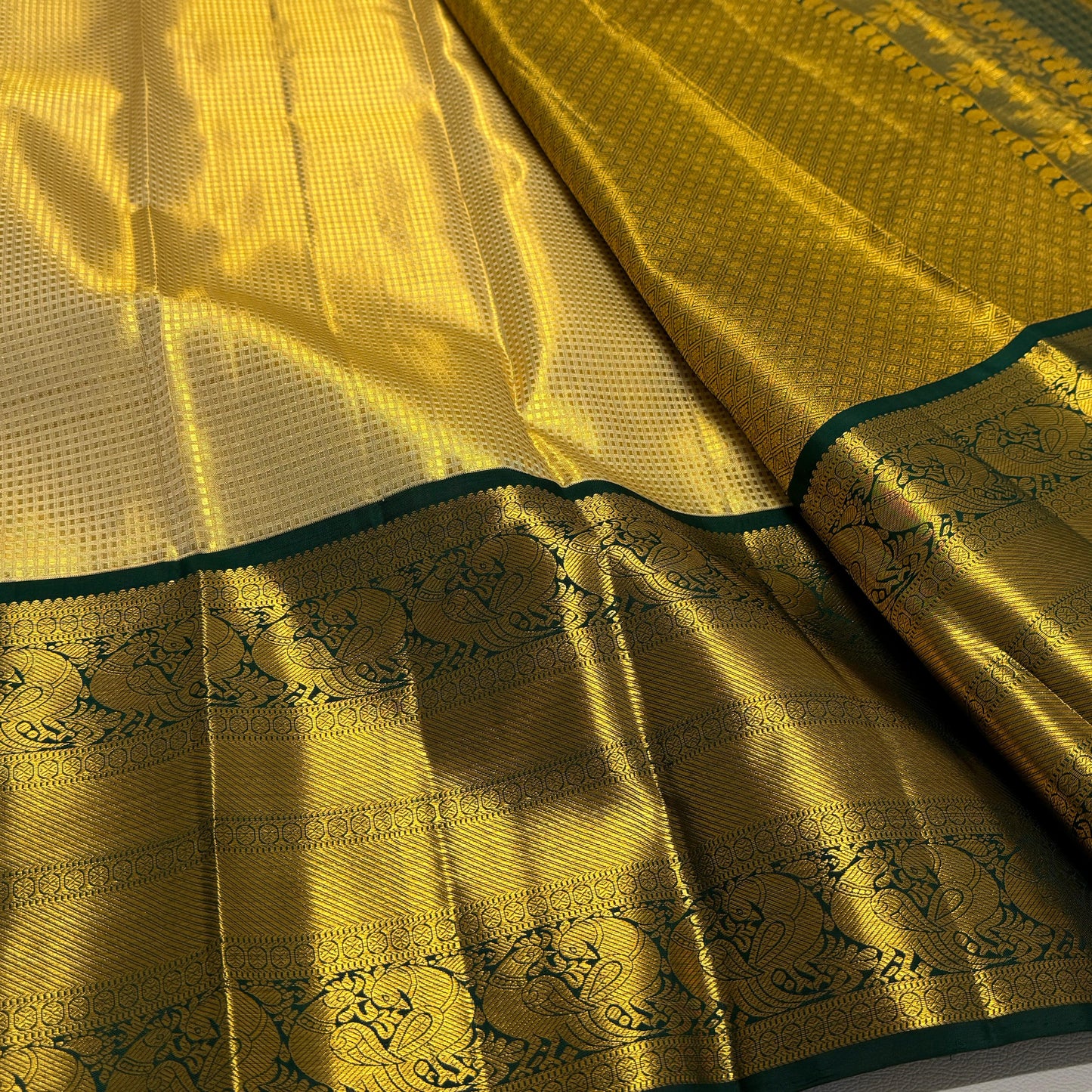 Kanjivaram pure silk handloom double warp contrast grand pallu and blouse *Double side korvai border Tissue Bridal 1g*
*SILK MARK TAG WITH HOLOGRAM*