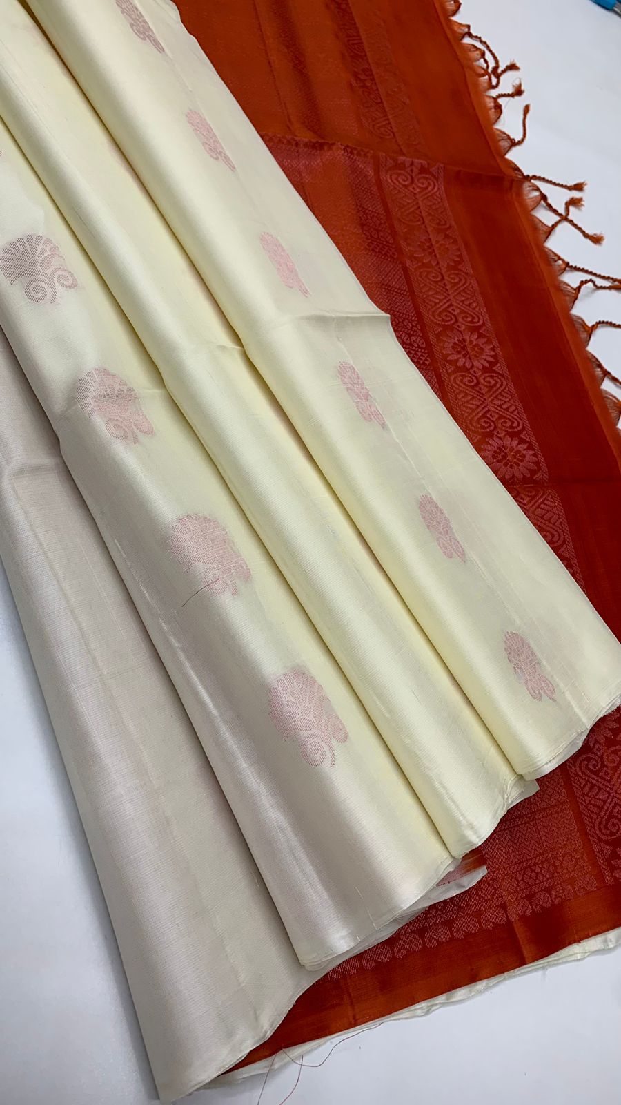 Pure handloom bhutta design borderless Double warp soft silk sarees collections ..with contrast Pallu and blouse