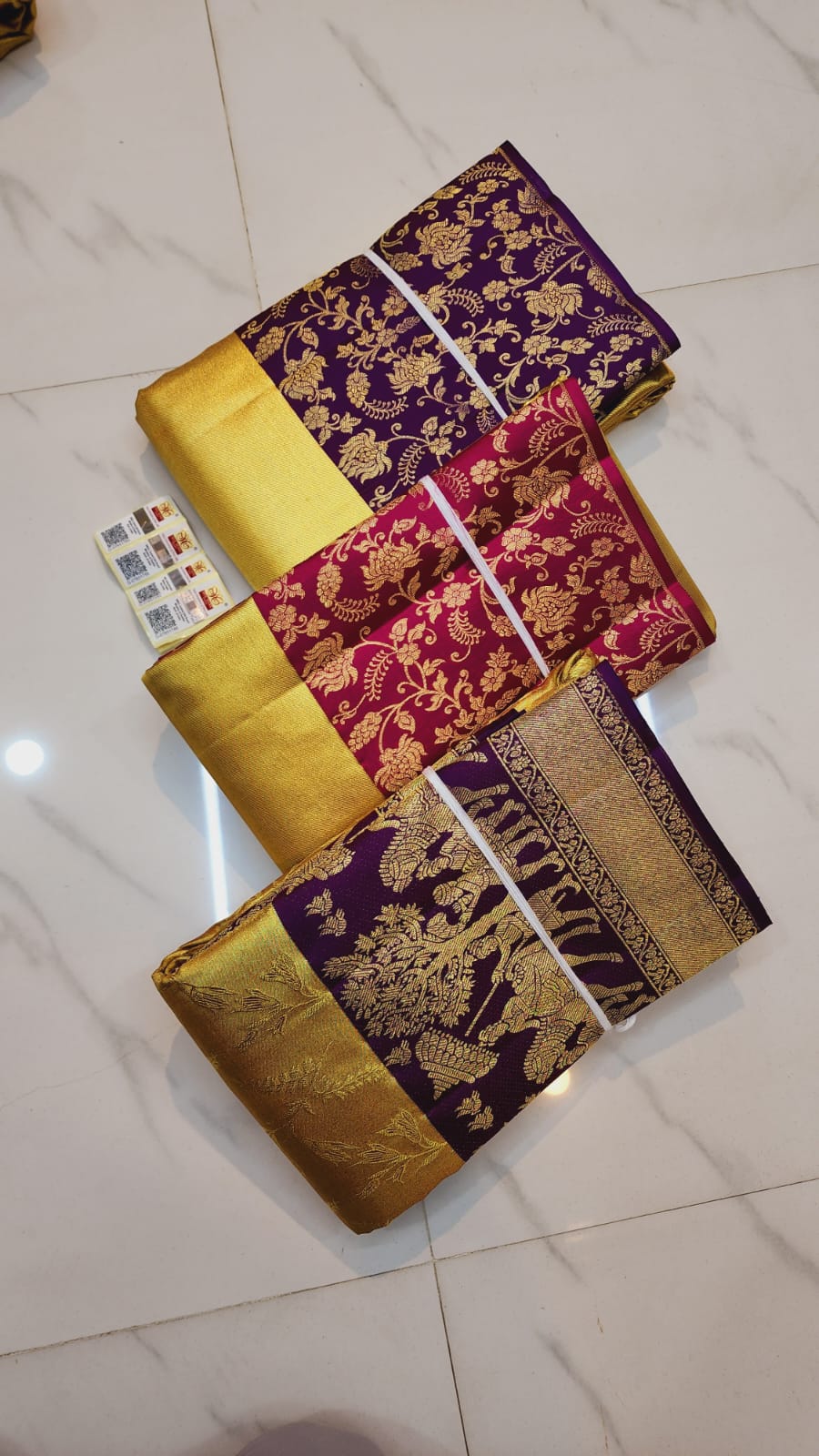 Kanchipuram pure silk handloom gold zari bridal sarees*
Celebrity color combo's kanchipuram special New wedding sarees*
100% kanchipuram pure pattu handloom sarees*