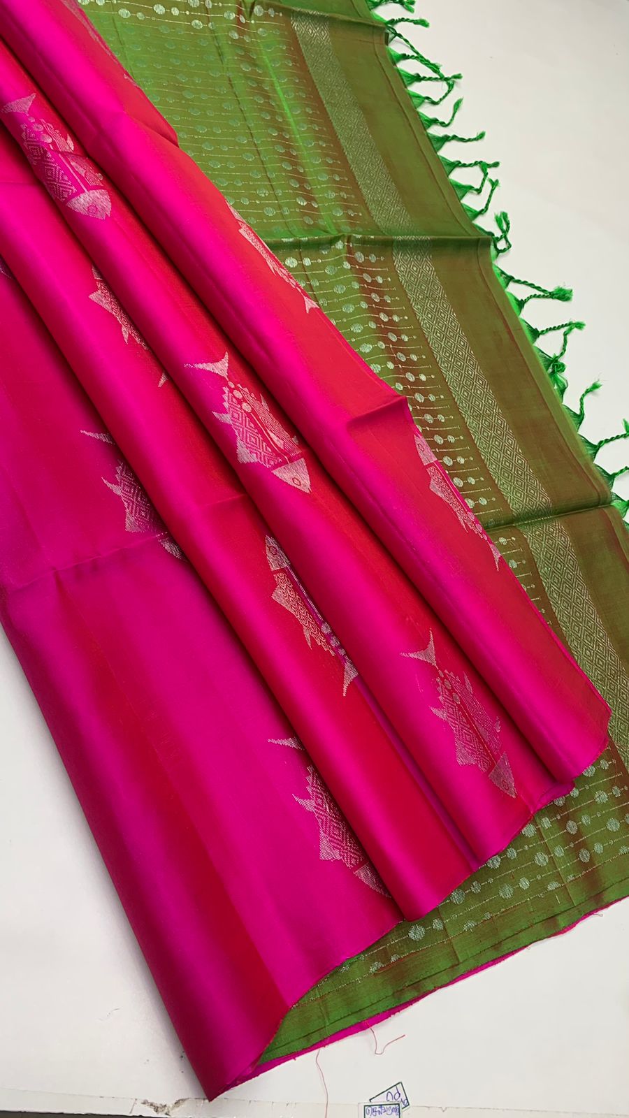 Pure handloom borderless Double warp soft silk sarees collections ..with contrast Pallu and blouse