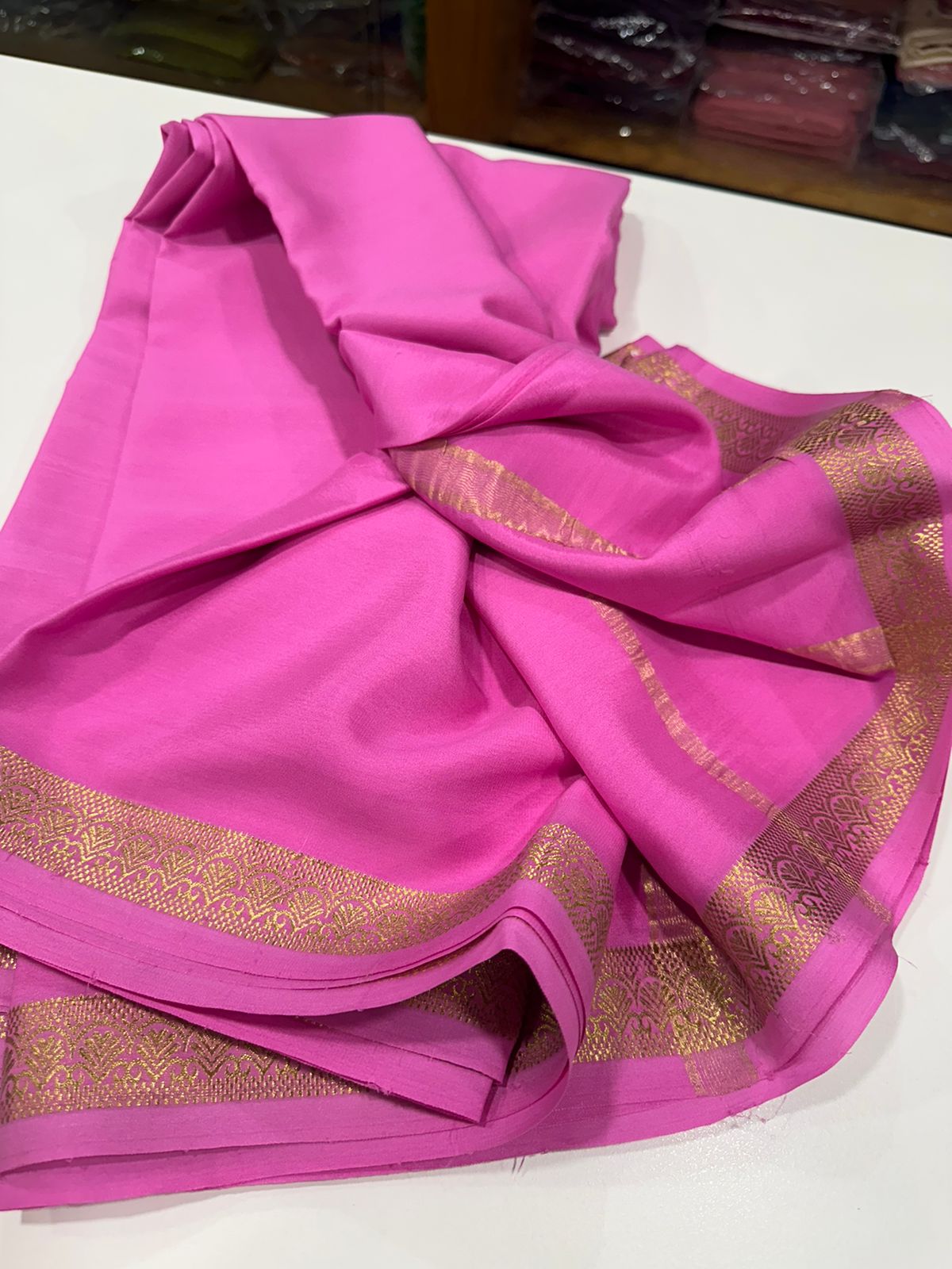 Pure Mysore silk sarees
110 grm thickness 
Silk mark certified.           Traditional border with beautiful Colors💙