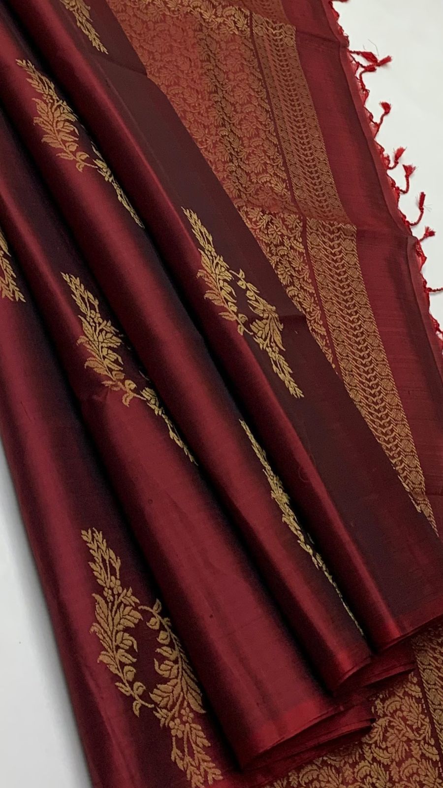 Pure handloom Big bhutta borderless Double warp soft silk sarees collections with contrast Pallu and blouse