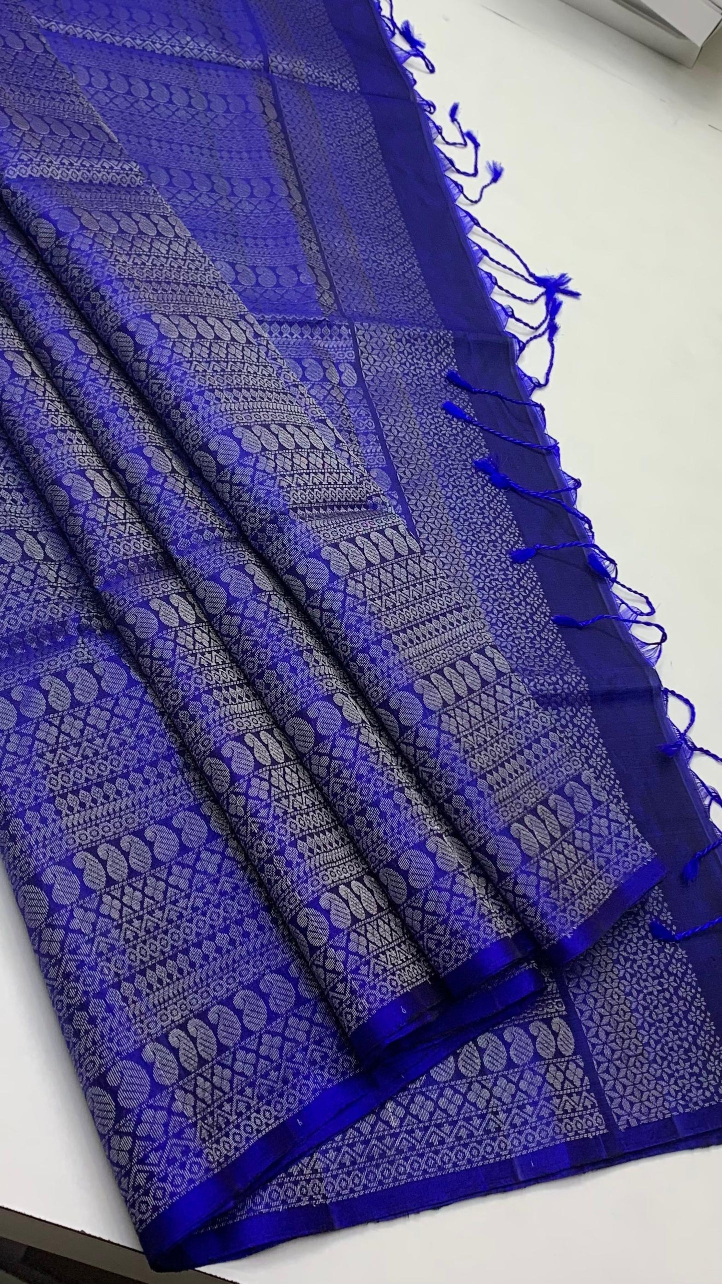 Pure handloom borderless  Bridal Double warp soft silk sarees collections