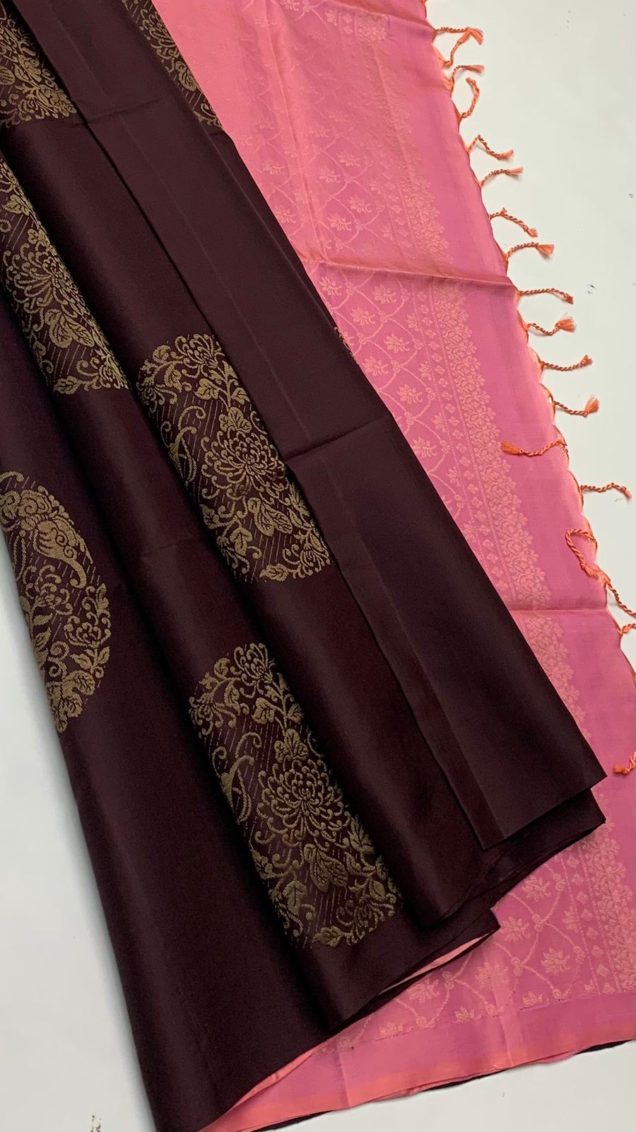 Pure handloom Big bhutta borderless Double warp soft silk sarees collections with contrast Pallu and blouse