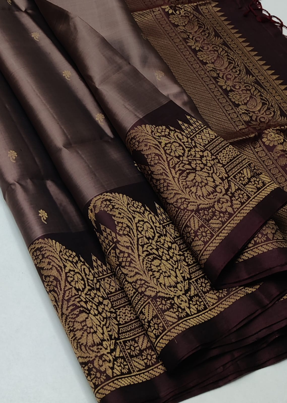 Pure handloom Double warp soft silk saree
Turning 
With silk mark certificate