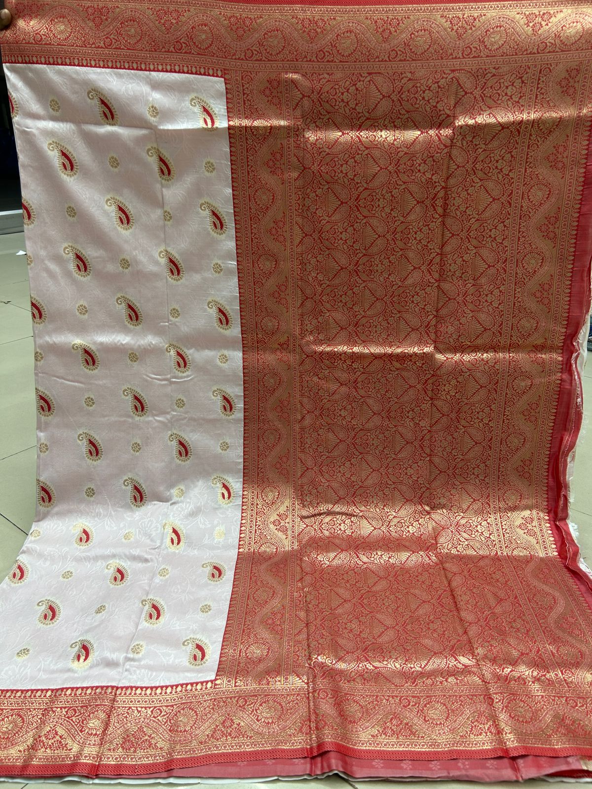 Durga Pujo Special
White Red Saree*
Soft Silk Saree with Weaving Work