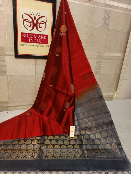 Pure silk Handloom*
Meena butta Silver jarie Butta Meena work butta Fancy butta Double warp silk Aravta butta All over butta Rich pallu