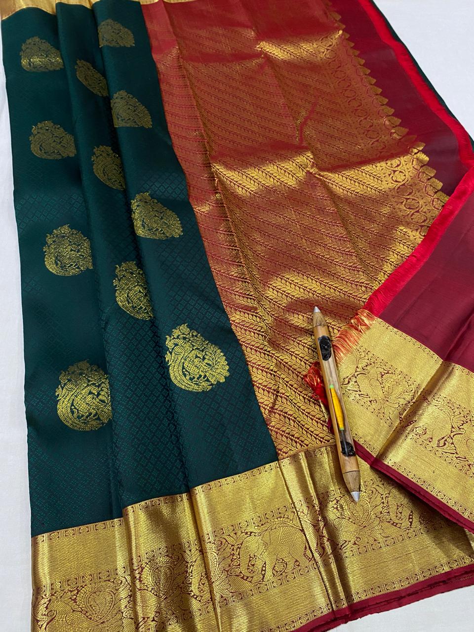 Kanchipuram Handloom pure silk saree
Beautiful fancy Design
gold zari beautiful embossed butta type sarees*