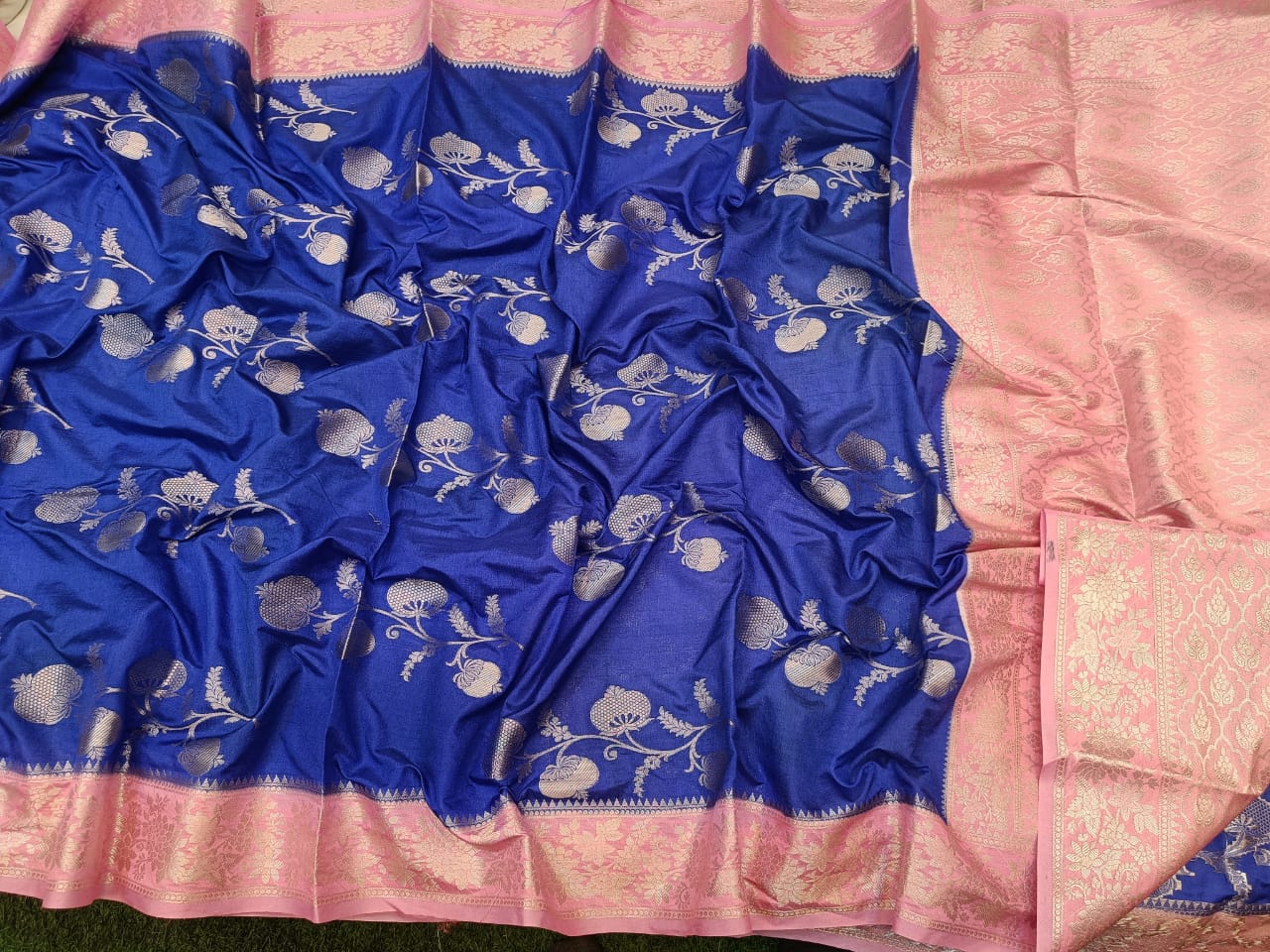 Bnarasi Semi katan soft silk saree 
Latest fancy border design
Full body bnarasi flower zari weaving  
weaving designer pallu