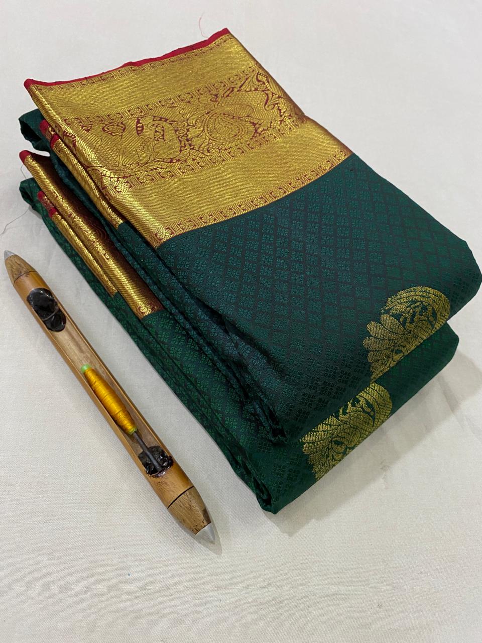 Kanchipuram Handloom pure silk saree
Beautiful fancy Design
gold zari beautiful embossed butta type sarees*