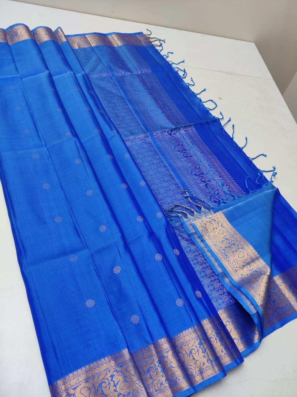 Pure handloom Double warp soft silk saree Jacquard border 
With silk mark certificate