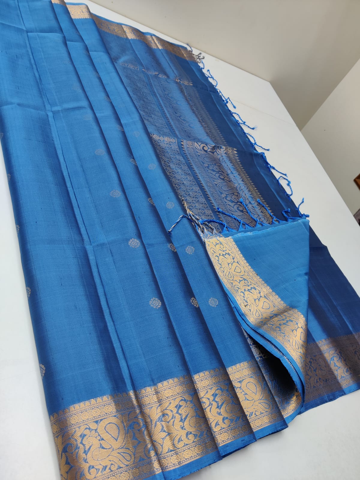 Pure handloom Double warp soft silk saree Jacquard border 
With silk mark certificate