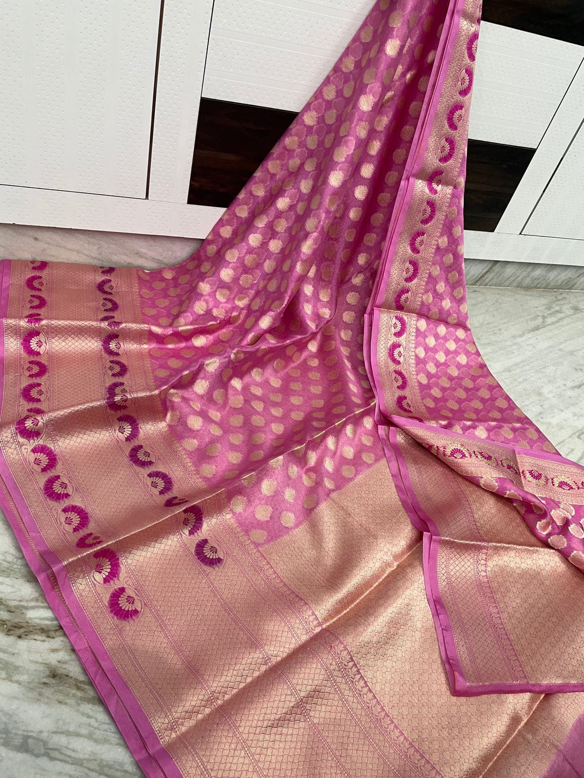 BEST BANARASI WARM SILK SAREES*
ALFI MINA SCURT AND ALFI BORDER*
SOFT FABRIC BEAUTIFUL COLOUR COMBINATION*