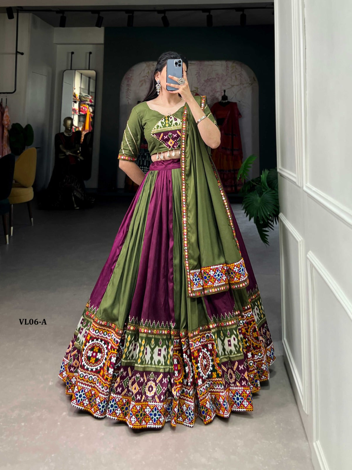 Navratri Chaniya Choli
Lehenga:* Rayon With Printed Silk Plain And Printed With Gamthi Work And Original Mirror With Paper Mirror Work Lace
Choli:* Rayon Plain And Printed Patch With Gota Patti And Paper Mirror Work
