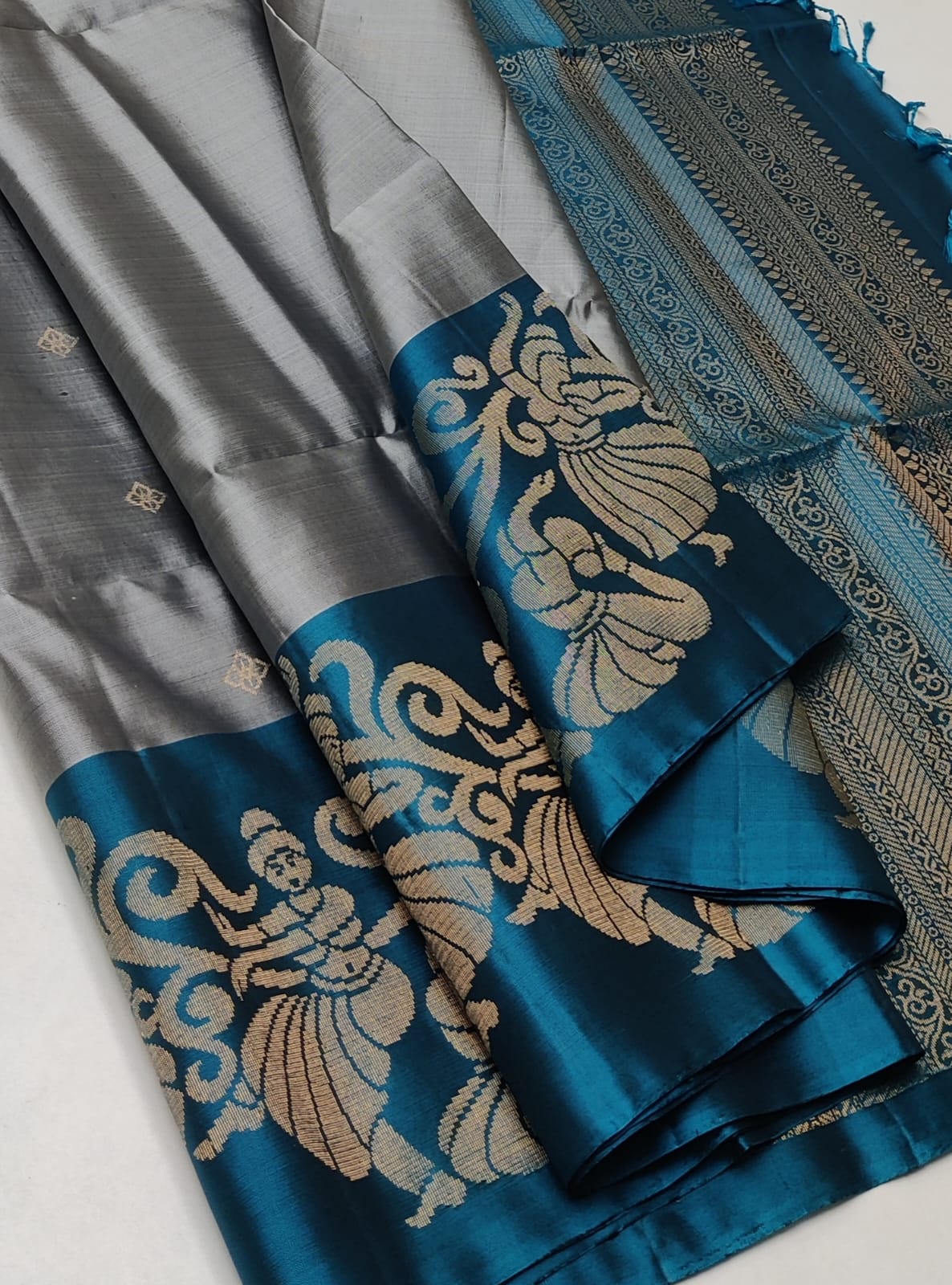 Pure handloom Double warp soft silk saree Turning 
With silk mark certificate