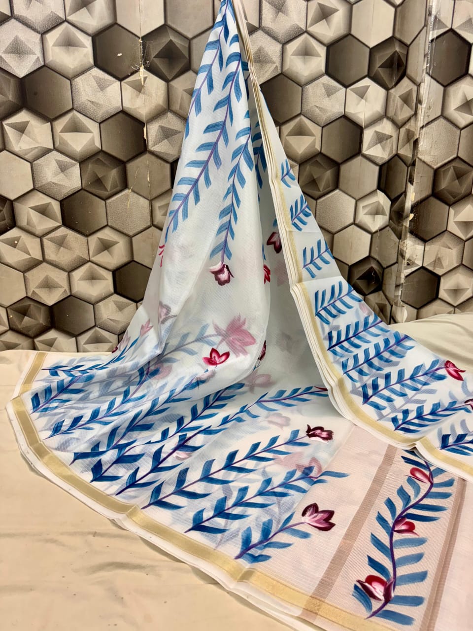 HANDWOVEN BANARASI KOTA CHEK HAND BRUSH PRINT SAREE*