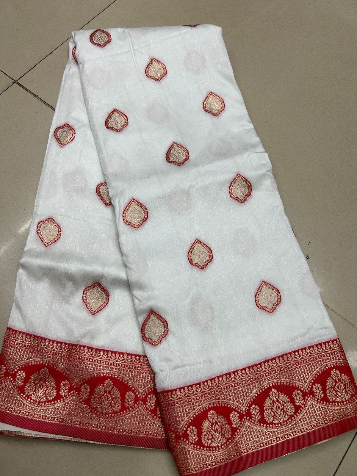 Durga Pujo Special
White Red Saree*
Soft Silk Saree with Weaving Work