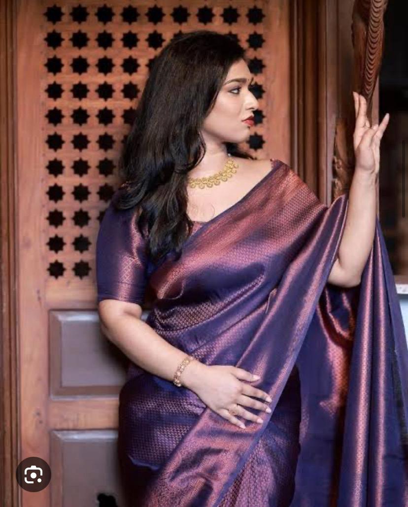 Kanchipuram Handloom pure silk saree
Beautiful fancy Design 
kerala beautiful wedding type sarees*